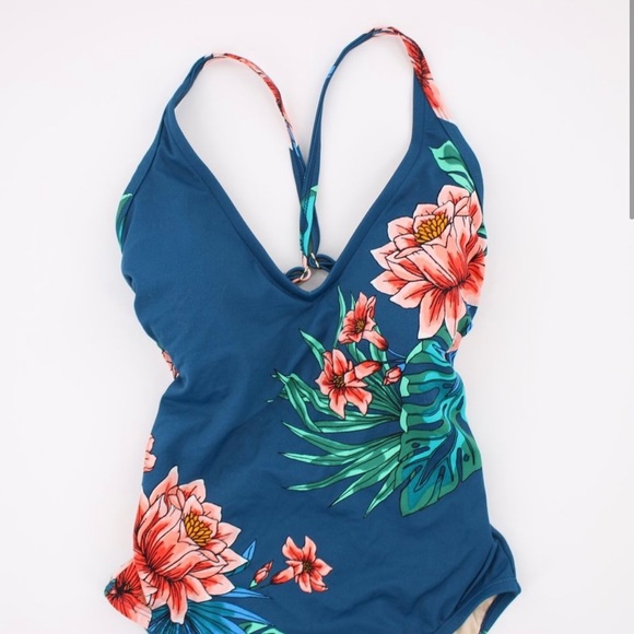 Women’s V-Neck One Piece Swimsuit - Picture 7 of 9